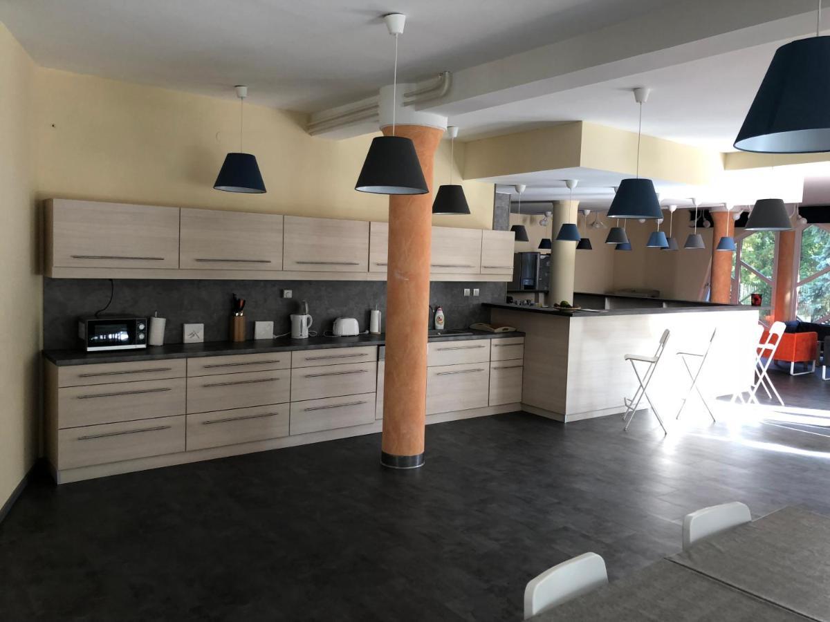 Grantek Ueduelohaz Hotel Balatonlelle Eksteriør billede